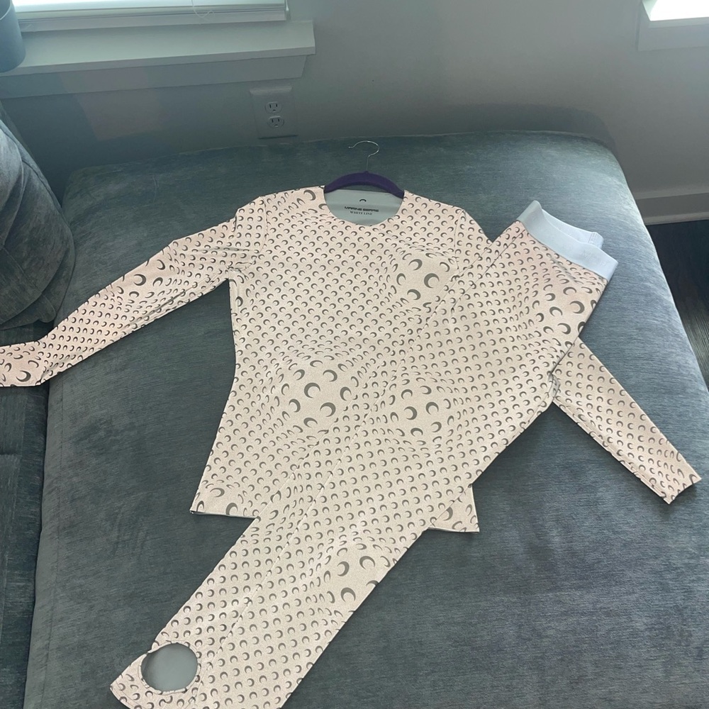 crescent-moon reflective set